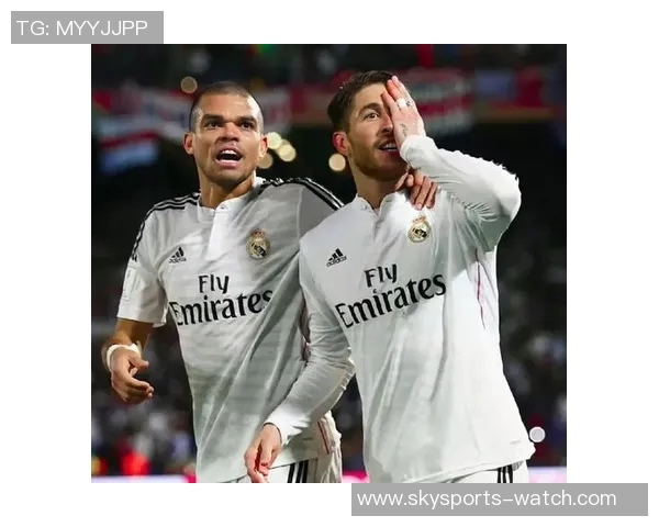 国王杯精彩对决里昂与曼城战成平局乌龙球成比赛转折点分析